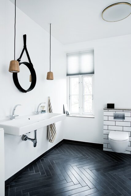Basin Mixer with pop up waste