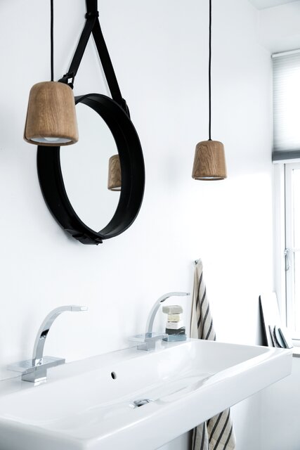 Basin Mixer with pop up waste
