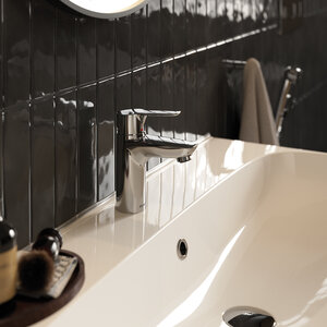 Tvättställsblandare med sidodusch