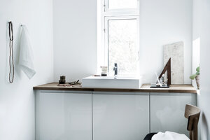 Basin Mixer - Medium