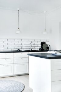 Modern kitchen with the Tradition one-grip kitchen mixer