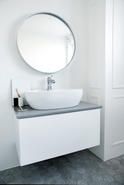 Basin Mixer with pop up waste