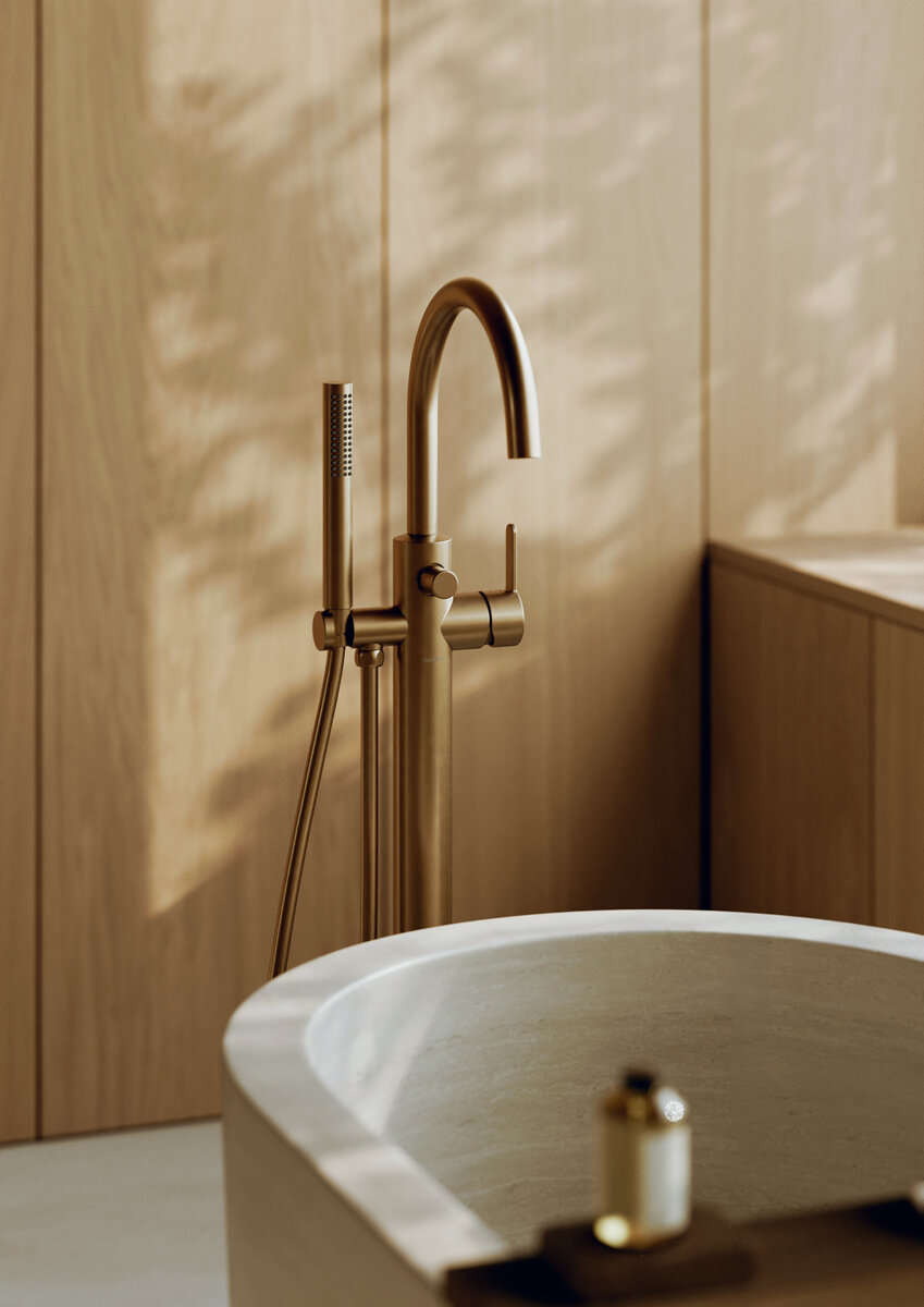 Freestanding bath mixer brushed bronze